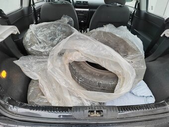 Volkswagen Fox 1.2 benzín 2009 - 7