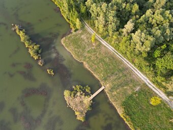 Pozemok na brehu jazera - 7