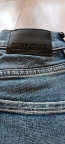 DKNY - 7