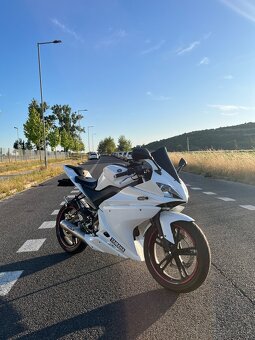 Predám Yamaha yzf r125 - 7