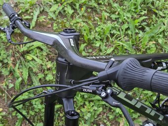 Horsky bicykel carbon celoodpruzeny ram M pneu 29 - 7