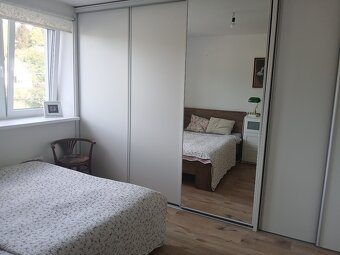 Prenajmem velky 130m2 byt so zahradkou v dvojdome Marianka - 7