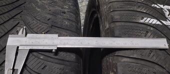 Predám dve zimné pneumatiky Hankook 205/55r16 - 7