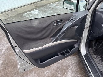 Toyota Corolla Verso, 2.2 diesel, 7 miest - 7