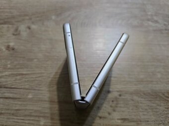 Samsung flip 3 5g 256gb v top stave nema ziadne znamky pouzi - 7