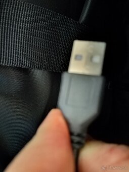 Nový batoh s USB - 7