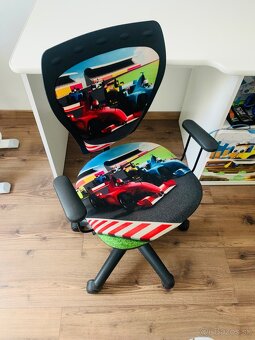 Posteľ,nočný stolik,písací stol a stolička+matrac - 7