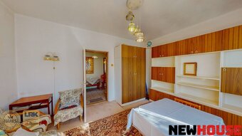 Rodinný dom v pôvodnom stave s pekným slnečným pozemkom 890  - 7