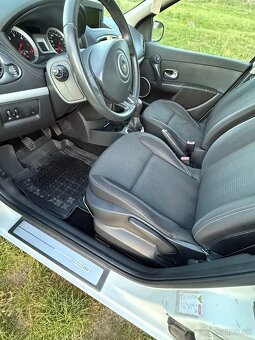 Renault clio III hatchback - 7