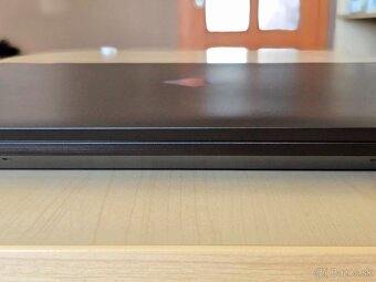 OMEN 17-ck2003 - 17" 240Hz 1440p, RTX 4090, i-9 13900HX - 7