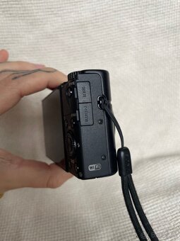 Sony Cyber-shot RX100 Mark IV - 7