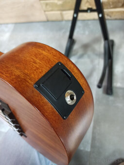 Tenorové ukulele Mahalo s elektronikou - 7