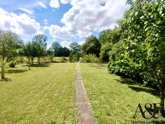 NA PREDAJ 4 IZBOVÝ RODINNÝ DOM S GARÁŽOU, POZEMOK 800 M2, KU - 7