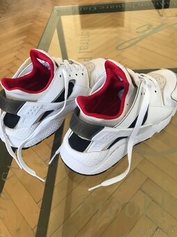 Nike Air Huarache Sneaker - 7