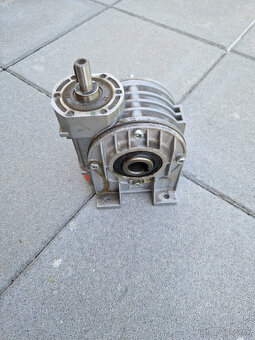 Predam motor 0.37kw/1370 otacok a prevodovky - 7