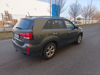 Kia Sorento 2.2 CRDI  4x4 automat 7 miestna verzia - 7