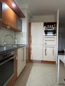 Priestranný 2 izbový byt v tichej lokalike Staré mesto 65 m2 - 7