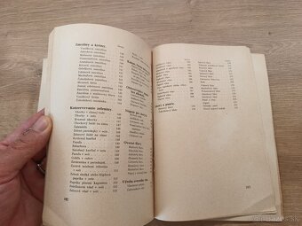 Príprava múčnikov ovocia a zeleniny cca rok 1945 - 7
