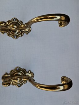 MOSADZNÉ VEŠIAKY - 7