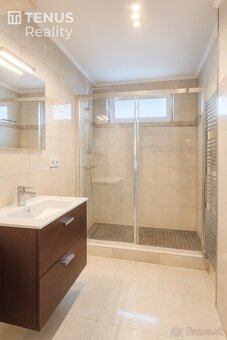 tenus Reality: Ponúka moderný a priestranný 2-izbový byt na - 7