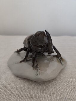 Royal dux chrobák porcelánová soška - 7