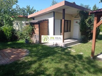 Záhrada s dvojchatou v lokalite Mokráň Záhon pri Zlatých pie - 7