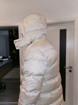Predám zimnú bundu Prada – béžová, veľkosť L/XL - 7