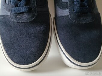 VANS 41 - 7