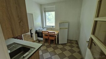 RODINNÝ DOM V PERFEKTNEJ LOKALITE ZLATE MORAVCE - 7