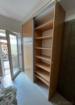 Predám skriňu s posuvnými dverami (dekor buk) - 7