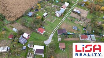 Hľadáte únik z ruchu mesta s vlastnením kúsku prírody priam - 7