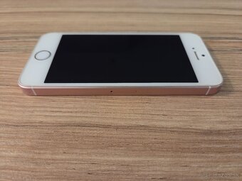 Apple iPhone SE (2016) - 7