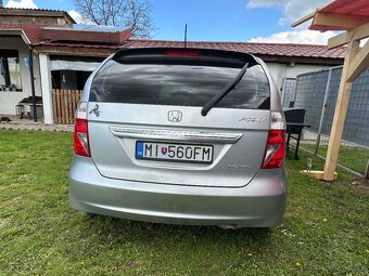 Honda FR-V - 7