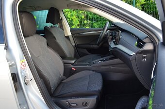 ŠKODA OCTAVIA COMBI 2.0 TDI DSG VIRTUAL KAMERA CRYSTAL LED - 7