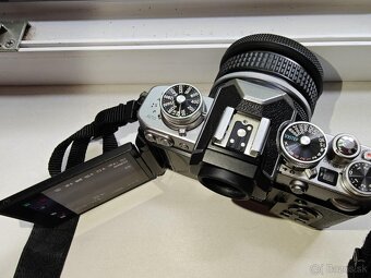 Nikon Z fc + nikor 28mm + grip - 7