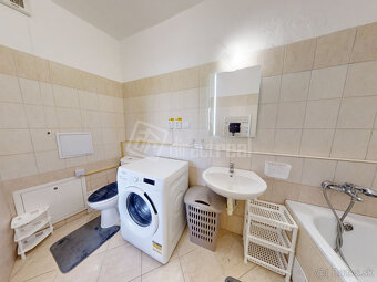 Na prenájom kompletne zariadený dvojizbový byt v centr… - 7