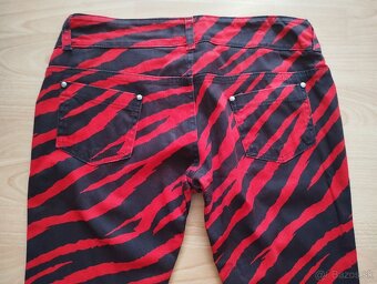 Červeno čierne nohavice - 7