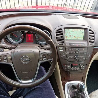 Opel Insignia combi Sports Tourer 2,0 bi-turbo, 4x4, 143 kW - 7