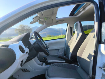 Elektromobil VW e-Up - strešné okno, letné+zimne pneu - 7