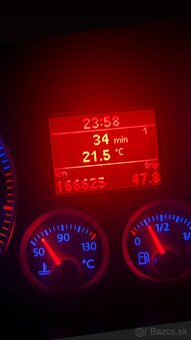 Predám Volkswagen Golf 5 1.6 16v - 7
