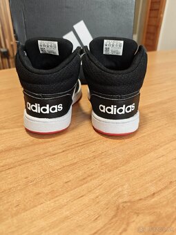 Adidas č.26 - 7