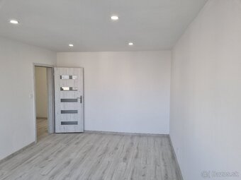 Moderný zrekonštruovaný dvojizbový byt s loggiou v Lučenci - 7