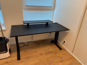 Predam vyskovo nastavitelny stol 150x70cm-Secretlab MAGNUS - 7