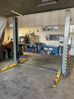 Predám hydraulický zdvihak 3.5T - 7