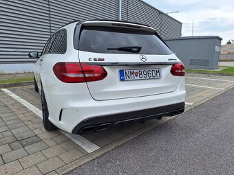 Mercedes-benz c63 s amg - 7