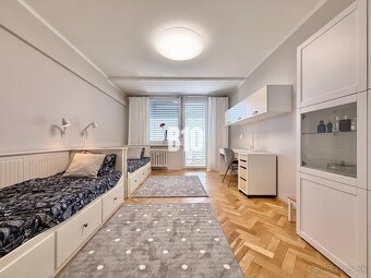 CENTRUM MESTA - útulný zariadený veľký 3i byt - 7