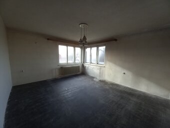Rodinný dom s potenciálom + 1800 m² pozemok – Malý Čepčín - 7