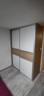 Vyrobím vstavané skrine na mieru - 7