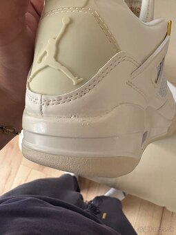 Jordan 4 metalic gold - 7