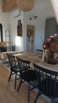 Štýlové čierne drevené jedálenské stoličky RIANO - 7